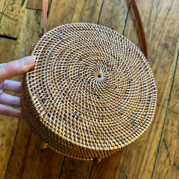 AMERII BROWN ROUND RATTAN BAG - Picture 3 of 14